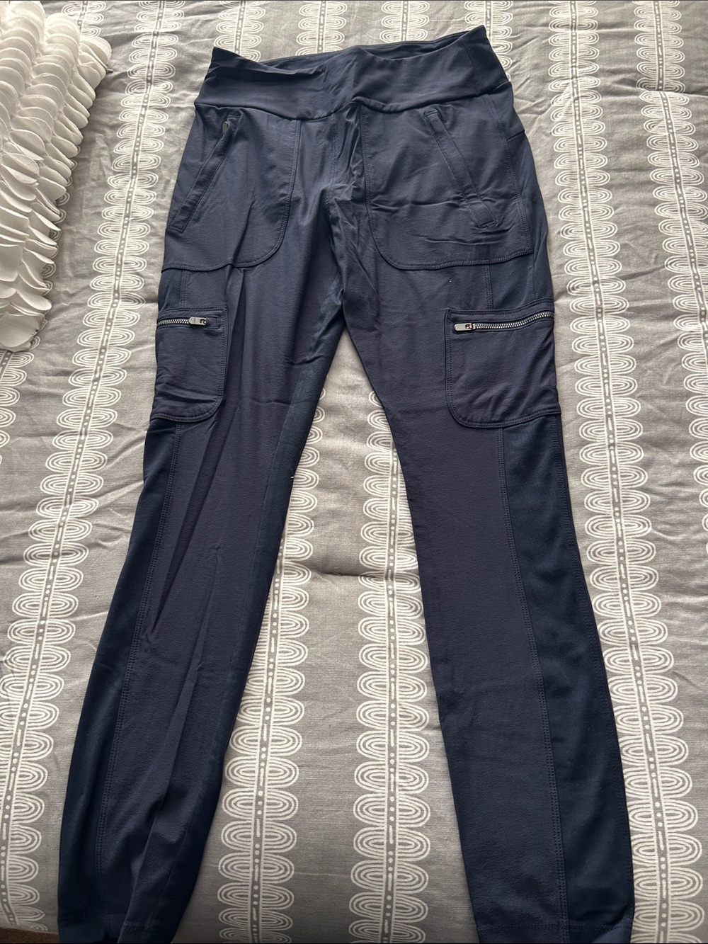Wonen’s Navy Cargo Active Legging Pants with Zipper Pockets